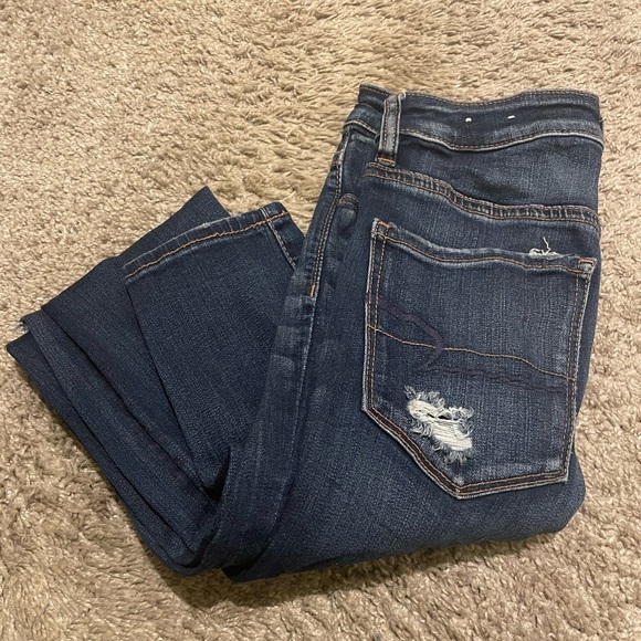 American Eagle High Waisted Distressed Jeans - Picture 5 of 6